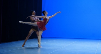 Basileu França é tetracampeão no maior festival de dança do mundo